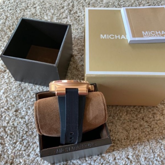 NEW in Box Michael Kors MK8184 Rose Goldtone Dylan Watch - Picture 3 of 5